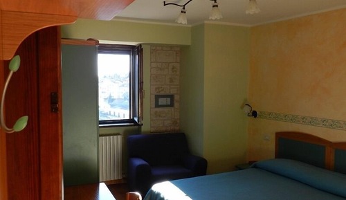 Habitación triple, varias camas, vistas a la montaña