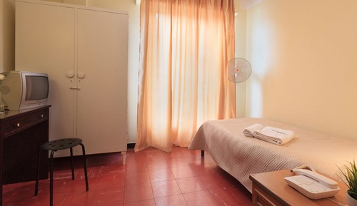 Habitación individual, baño compartido
