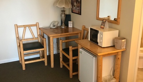 Habitación básica doble, 2 camas de matrimonio, no fumadores, vistas a la montaña