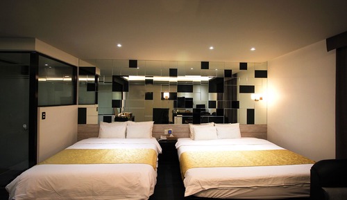 Family Suite, No Smoking, Base 2, Max 4, Surcharge on spot