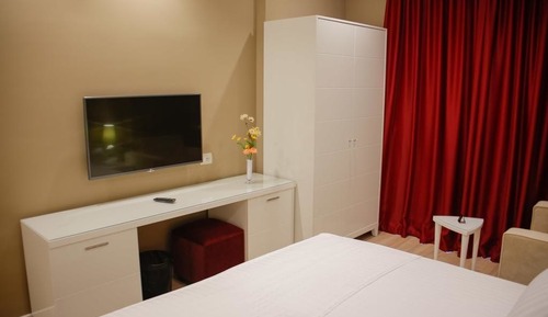 Habitación con 1 cama doble o 2 individuales, balcón