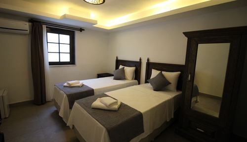 Economy Twin Room (Bodrum Katı)