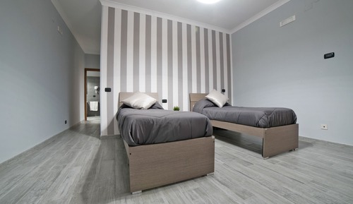 Habitación Deluxe con 1 cama doble o 2 individuales, balcón, vistas al jardín