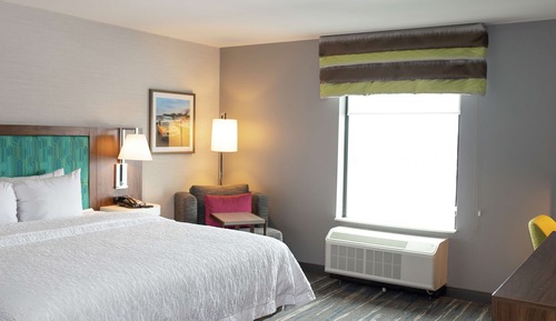 Habitación, 1 cama de matrimonio grande, frigorífico y microondas