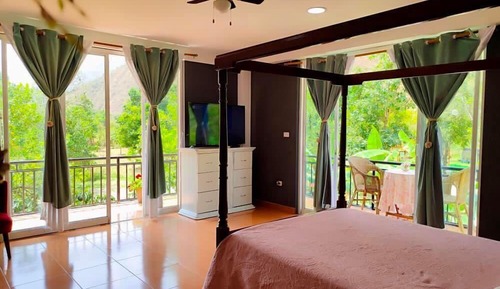 Habitación Deluxe, 1 cama de matrimonio, vistas a la piscina