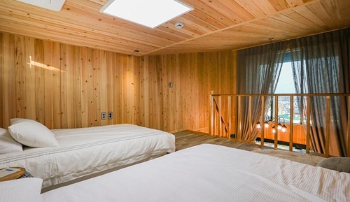 Room (Room 301 Duplex (Ocean View Bed Room))