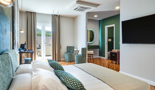 Suite estudio, 1 cama de matrimonio, bañera de hidromasaje, vistas a la piscina