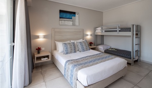 Superior Family Room with Bunk Beds