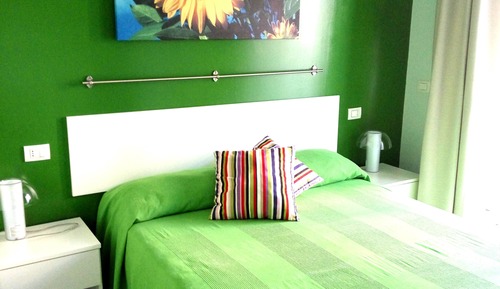Habitación estándar con 1 cama doble o 2 individuales, balcón