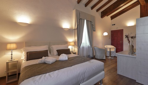 Suite exclusiva, 1 cama de matrimonio grande, no fumadores, vistas a la colina