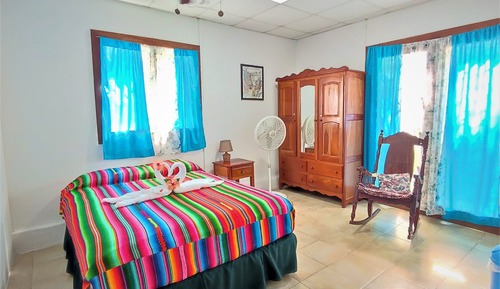 Casa familiar, 3 habitaciones, acceso a la piscina, vistas al jardín