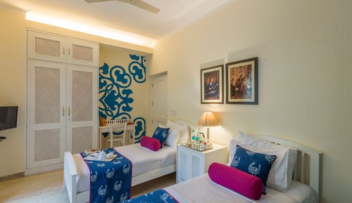 Habitación Deluxe con 1 cama doble o 2 individuales, 2 camas individuales, no fumadores