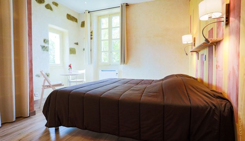 Habitación Confort doble, baño privado, vistas al jardín (Chambre Cassis)