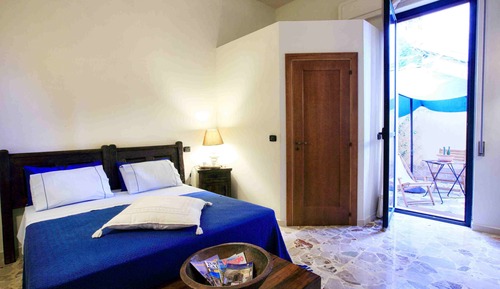 Habitación estándar con 1 cama doble o 2 individuales (Ulisse)
