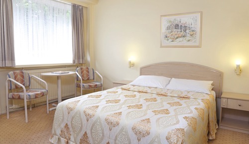 Habitación, 1 cama de matrimonio, baño privado