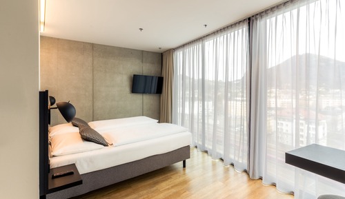 Extended Room Low