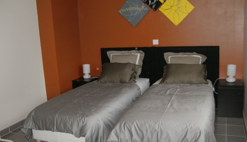 Habitación con 1 cama doble o 2 individuales (Orange)
