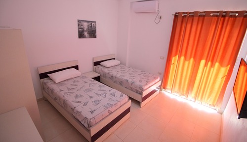 Habitación con 2 camas individuales, vistas al mar