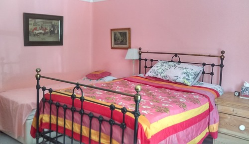 Habitación triple, baño privado (Room 3)