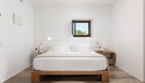 Suite con jardín y piscina