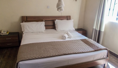 Habitación estándar doble, 1 cama doble, no fumadores, vistas al jardín
