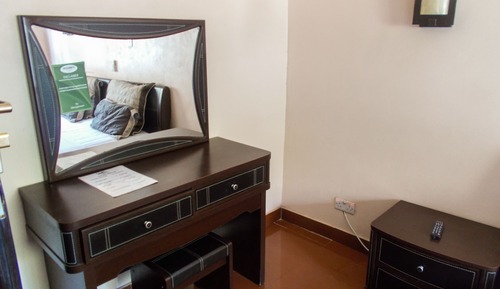 Habitación ejecutiva doble, 1 cama doble, no fumadores, vistas al jardín