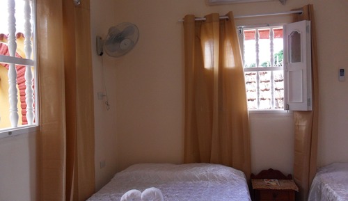 Habitación triple tradicional, 1 habitación, en una planta alta