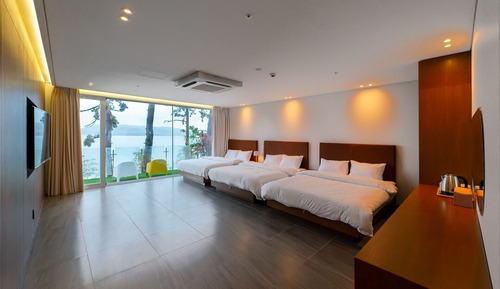 Habitación Club, terraza (Hotel B)