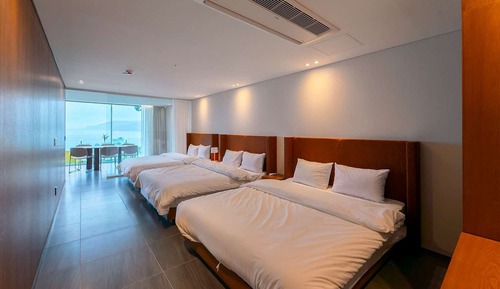 Habitación familiar, terraza (Club Hotel B)
