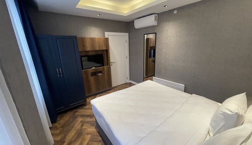 Junior Suite (Stair Access)