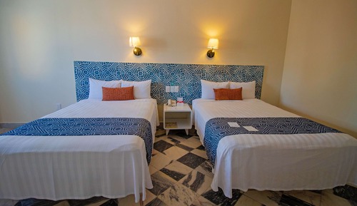Habitación estándar, 2 camas dobles, vistas al mar