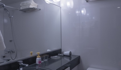 Habitación básica, 1 cama doble, no fumadores (D, semi-basement)