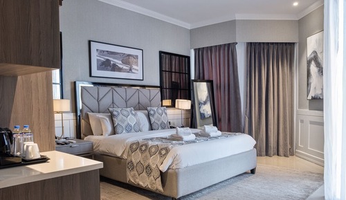 Habitación Premier, 1 cama de matrimonio grande, balcón, vistas a la ciudad