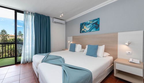 Habitación doble, balcón (3 pax)