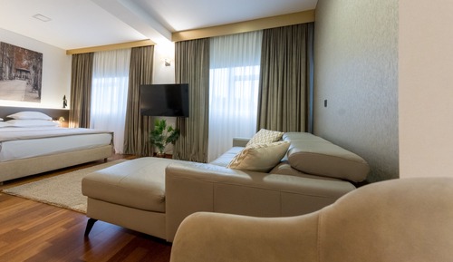 Suite junior, 1 cama de matrimonio grande con sofá cama