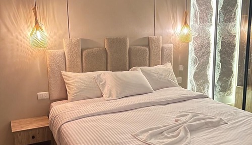 Habitación doble superior, 1 cama de matrimonio grande, vistas a la ciudad