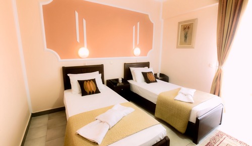 Habitación estándar con 1 cama doble o 2 individuales