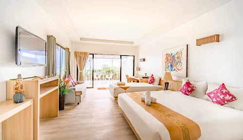Beachfront Family Suite