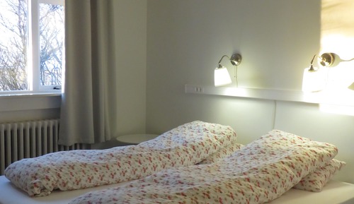 Habitación con 1 cama doble o 2 individuales, baño compartido