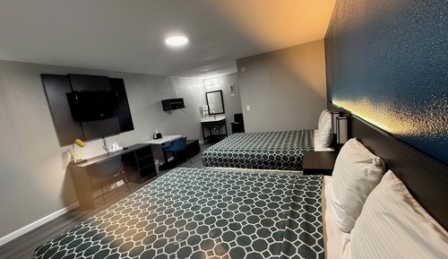 Habitación básica, 2 camas de matrimonio, no fumadores