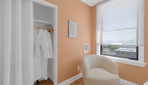 Apartamento de lujo, 1 cama de matrimonio, vistas a la ciudad, en edificio anexo