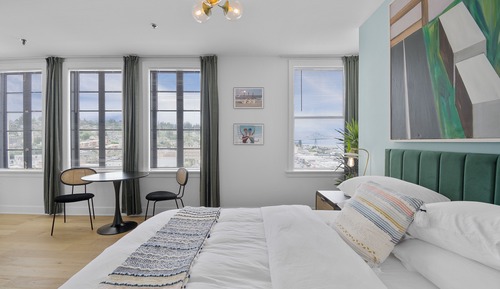 Estudio City, 1 cama de matrimonio, vistas a la ciudad, en edificio anexo