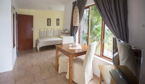 Habitación triple estándar, patio