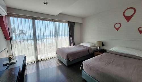 Habitación superior con 1 cama doble o 2 individuales