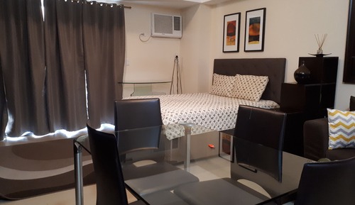 Suite (Modern + High WiFi at BGC Venic)