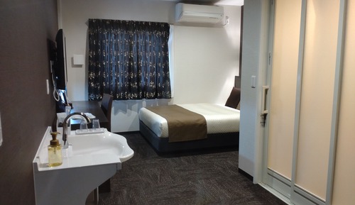 Habitación básica doble, 1 cama doble, accesible para personas con discapacidad