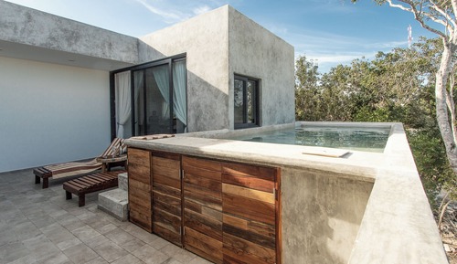 Ático romántico, 1 cama de matrimonio grande, piscina privada, vistas al jardín