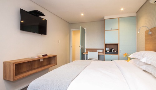 Habitación estándar con 1 cama doble o 2 individuales, balcón, vistas al mar (Suite 3)