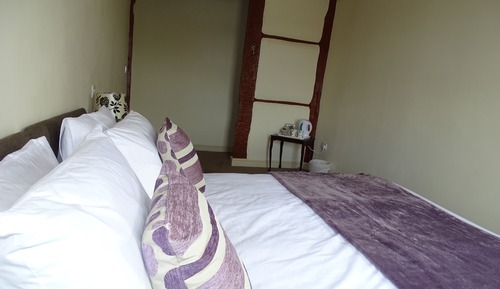 Habitación con 1 cama doble o 2 individuales