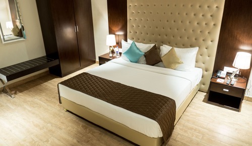 Suite, 1 cama doble, no fumadores, vistas a la ciudad